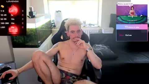 Snapshot of rayzel_white chatting on 06-26-26, 12:20 Rayzel White online show from 06-26-26, 12:20