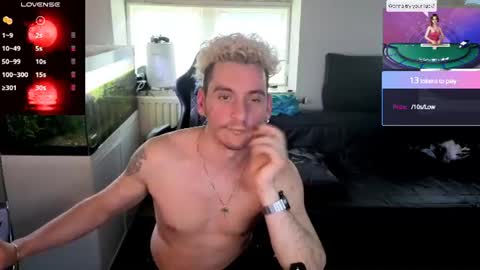 Snapshot of rayzel_white chatting on 07-04-26, 01:17 Rayzel White online show from 07-04-26, 01:17