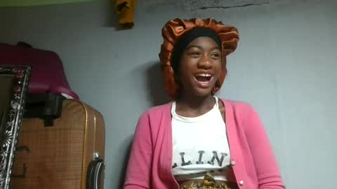 Snapshot of razafy922472 chatting on 06-21-26, 08:17 razafy922472 online show from 06-21-26, 08:17