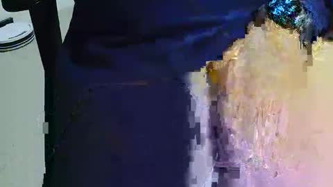 Snapshot of rb69er chatting on 05-13-26, 08:49 rb69er online show from 05-13-26, 08:49