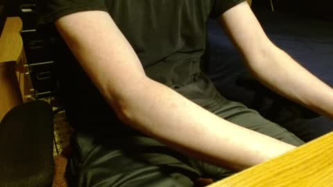 Scrappy Coco online show from 04-08-26, 10:04