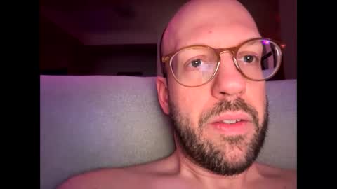 HugeSecret online show from 05-09-26, 02:39
