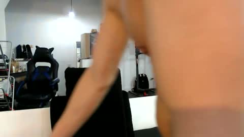 Snapshot of reallyman7 chatting on 11-11-25, 04:29 Ask me online show from 11-11-25, 04:29