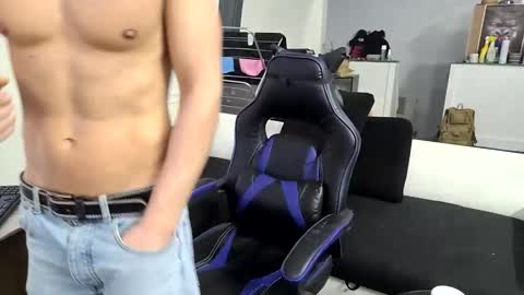 Snapshot of reallyman7 chatting on 11-28-25, 07:05 Ask me online show from 11-28-25, 07:05