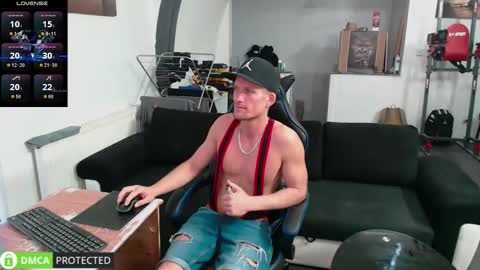 Snapshot of reallyman7 chatting on 12-05-25, 08:27 Ask me online show from 12-05-25, 08:27
