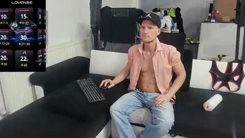 Snapshot of reallyman7 chatting on 12-22-25, 01:13 Ask me online show from 12-22-25, 01:13