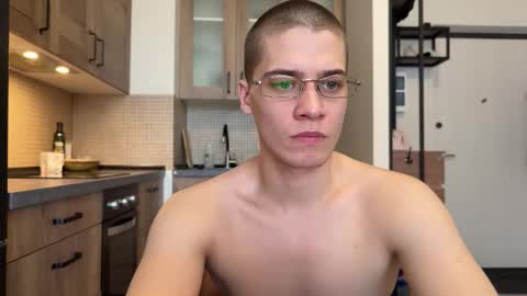 AliceEve online show from 04-09-26, 10:53