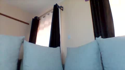 Snapshot of realtalkwithmagda chatting on 04-12-26, 12:54 Magda online show from 04-12-26, 12:54