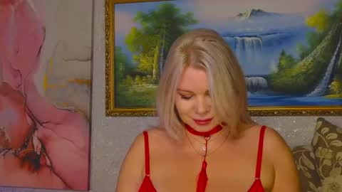 Snapshot of reasonforpassion_ chatting on 10-29-25, 03:14 Im a little sick. Ill be back soon. online show from 10-29-25, 03:14