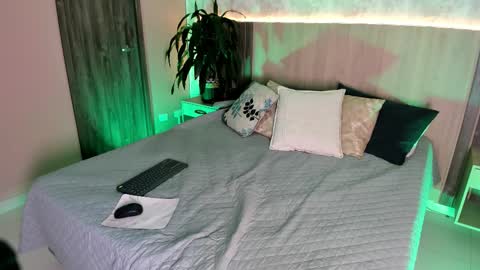 I invite you to my birthday on November 3th  online show from 03-17-26, 08:01