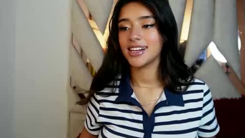 Snapshot of rebeca_cortez55 chatting on 05-20-26, 01:17 Rebecca online show from 05-20-26, 01:17