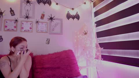 Snapshot of rebecah_1 chatting on 10-15-25, 12:49 Rebeca online show from 10-15-25, 12:49