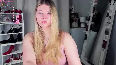 rebecca_____ online show from 02-11-26, 01:54