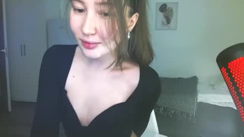 Lets talk here 33.  online show from 02-06-25, 11:26