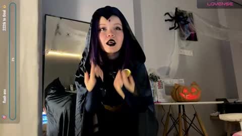 Rebecca Nikson online show from 10-29-25, 02:36