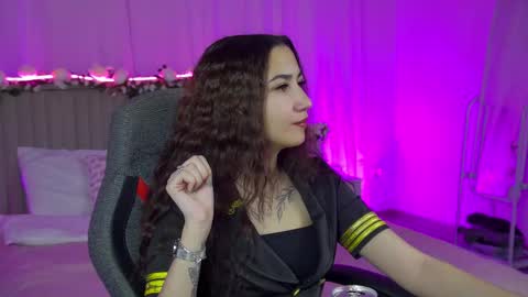 Snapshot of rebeckathornton chatting on 12-15-25, 09:46 rebeckathornton online show from 12-15-25, 09:46