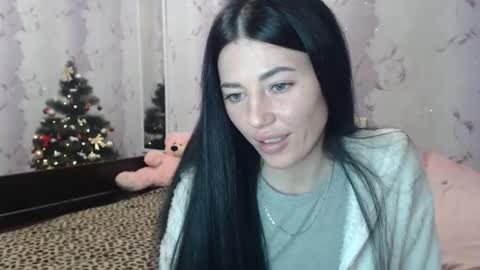 Snapshot of rebeka_08 chatting on 12-18-25, 05:19 Rebeka 08 online show from 12-18-25, 05:19