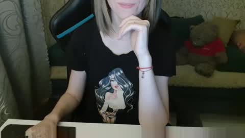 RebesaOlset online show from 10-04-25, 03:32