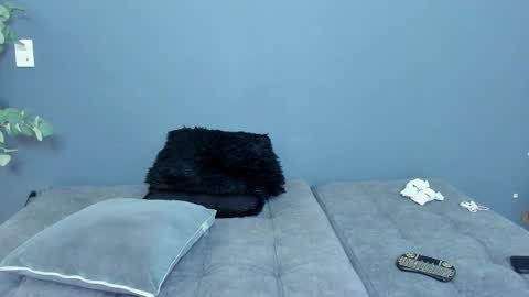 twitter REECET26 instagram RECCETAYLOR online show from 12-20-25, 02:46