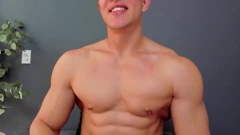 twitter REECET26 instagram RECCETAYLOR online show from 02-14-26, 04:15