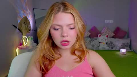 Snapshot of red__candy chatting on 10-09-25, 02:15 red__candy online show from 10-09-25, 02:15