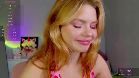 Snapshot of red__candy chatting on 10-22-25, 01:00 red__candy online show from 10-22-25, 01:00