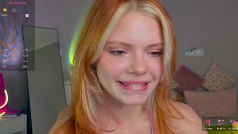 Snapshot of red__candy chatting on 11-10-25, 12:26 red__candy online show from 11-10-25, 12:26