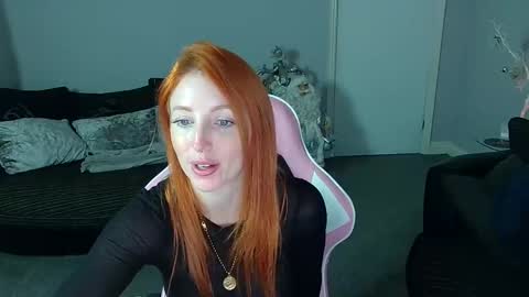 Snapshot of red_firesquirt chatting on 12-09-24, 02:39 Red - online show from 12-09-24, 02:39