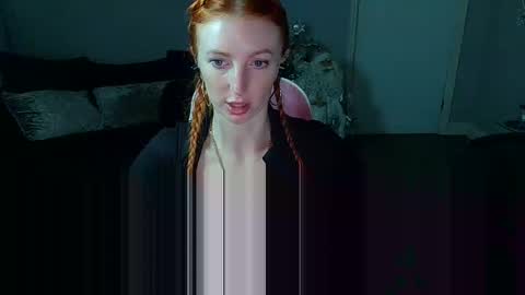 Snapshot of red_firesquirt chatting on 12-17-24, 02:33 Red - online show from 12-17-24, 02:33