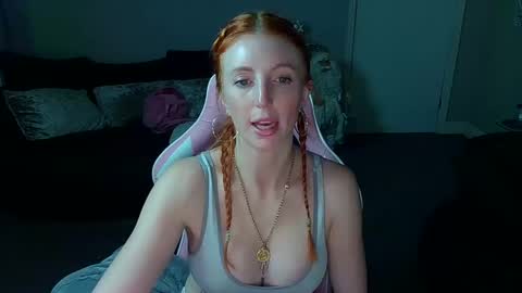 Snapshot of red_firesquirt chatting on 12-17-24, 09:49 Red - online show from 12-17-24, 09:49