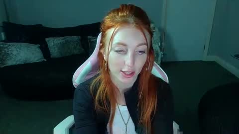 Snapshot of red_firesquirt chatting on 12-18-24, 02:17 Red - online show from 12-18-24, 02:17