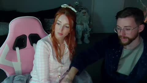 Snapshot of red_firesquirt chatting on 12-22-24, 09:09 Red - online show from 12-22-24, 09:09