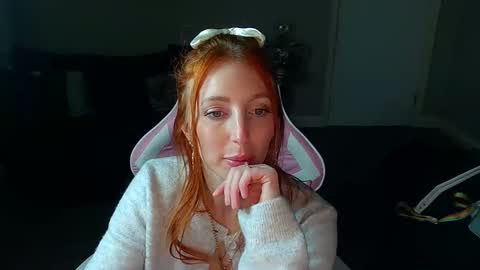Snapshot of red_firesquirt chatting on 01-21-25, 10:51 Red - online show from 01-21-25, 10:51
