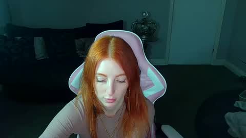 Snapshot of red_firesquirt chatting on 01-22-25, 02:03 Red - online show from 01-22-25, 02:03