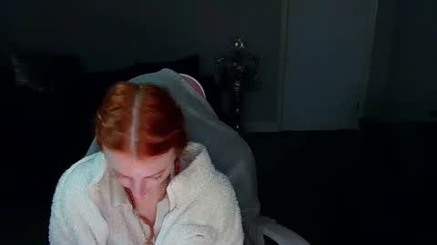 Snapshot of red_firesquirt chatting on 02-04-25, 10:55 Red - online show from 02-04-25, 10:55