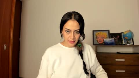 red_flower203 online show from 02-23-25, 01:35