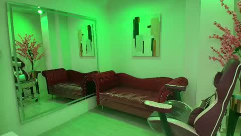 Snapshot of red_moonx chatting on 02-07-25, 01:04 Res Moon online show from 02-07-25, 01:04