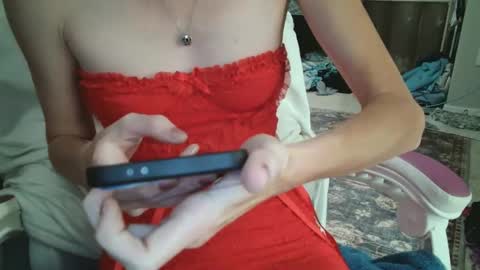 Snapshot of red_on_fire69 chatting on 10-07-25, 05:43 Red online show from 10-07-25, 05:43