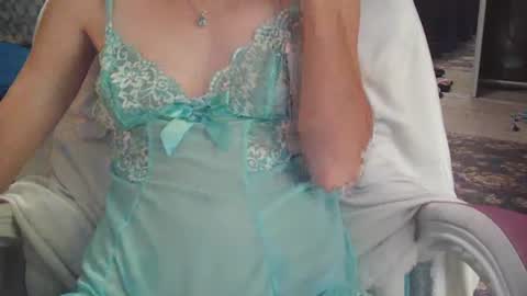 Snapshot of red_on_fire69 chatting on 10-31-25, 05:58 Red online show from 10-31-25, 05:58