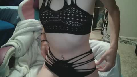 Snapshot of red_on_fire69 chatting on 11-24-25, 06:07 Red online show from 11-24-25, 06:07