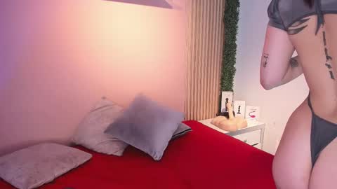 Snapshot of red_velvet____ chatting on 02-17-25, 05:21 Stefany online show from 02-17-25, 05:21