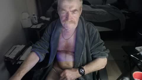 Snapshot of redbare12007 chatting on 07-13-26, 06:44 Red online show from 07-13-26, 06:44