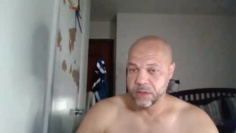 Snapshot of redbone441 chatting on 04-29-26, 05:00 Redbone online show from 04-29-26, 05:00