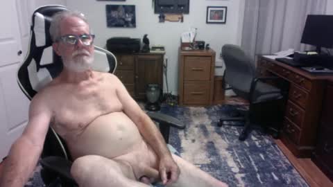 Snapshot of redbud3075 chatting on 06-05-26, 03:13 Daddy G online show from 06-05-26, 03:13