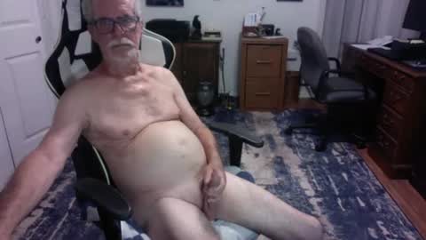 Snapshot of redbud3075 chatting on 06-13-26, 02:53 Daddy G online show from 06-13-26, 02:53
