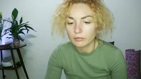 reddgirll online show from 01-25-25, 07:39