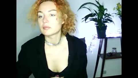 reddgirll online show from 02-14-25, 07:33