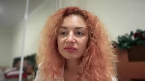 Snapshot of reddgirll chatting on 11-28-25, 10:40 reddgirll online show from 11-28-25, 10:40