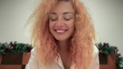 Snapshot of reddgirll chatting on 11-30-25, 12:14 reddgirll online show from 11-30-25, 12:14