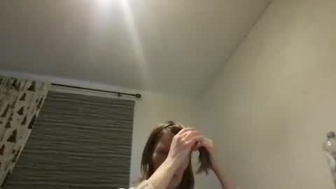 Snapshot of redfoxofficial chatting on 02-23-26, 02:36 Redfox online show from 02-23-26, 02:36